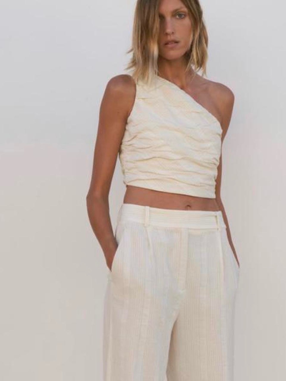 Zara Asymetrical One Shoulder Draped Crop Top in Cream - Small